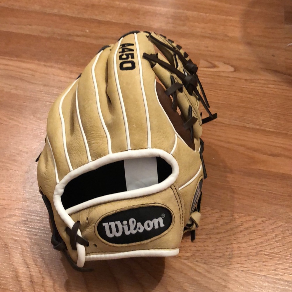 Brand New Wilson A450 Glove